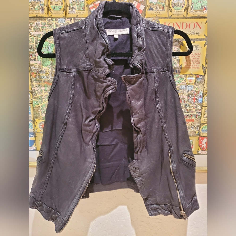 What goes around comes around Distressed Leather Vest - Picture 3 of 7